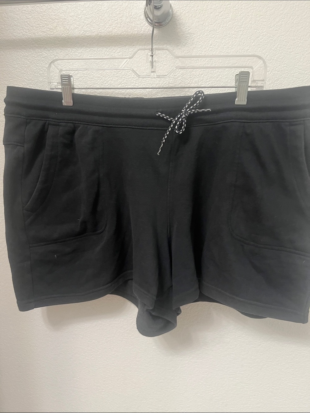 Columbia Black Drawstring Shorts XL